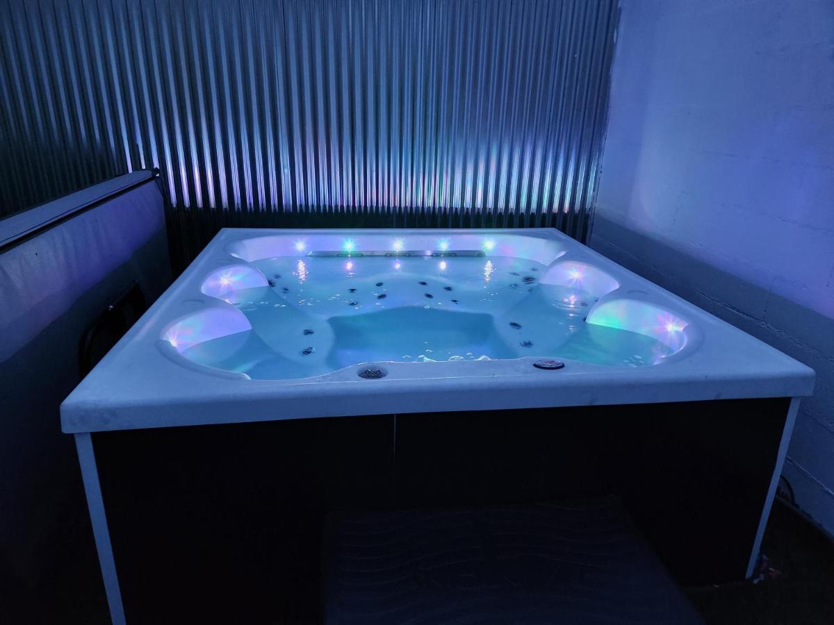 Gite De Charme Proche Loire A Velo Avec Jacuzzi Privatif Savonnieres ภายนอก รูปภาพ