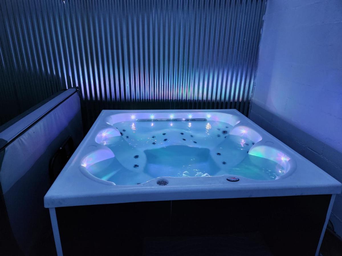 Gite De Charme Proche Loire A Velo Avec Jacuzzi Privatif Savonnieres ภายนอก รูปภาพ